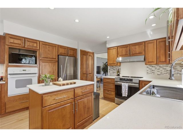 5812 S Geneva St, Greenwood Village, CO 80111