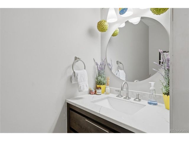 5812 S Geneva St, Greenwood Village, CO 80111