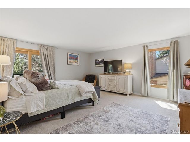 5812 S Geneva St, Greenwood Village, CO 80111