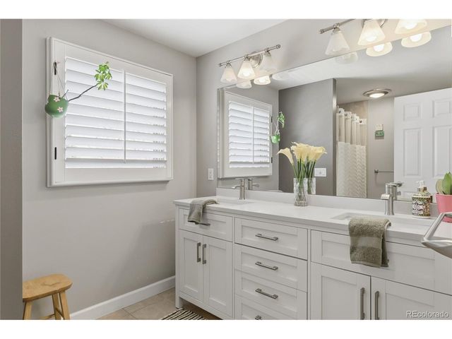 5812 S Geneva St, Greenwood Village, CO 80111