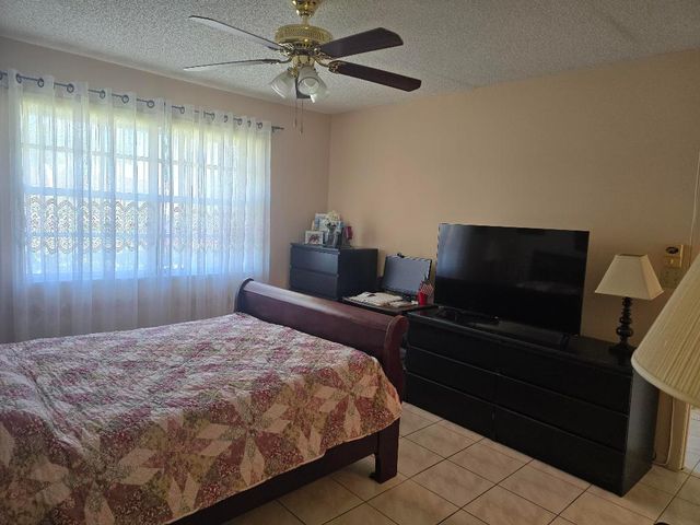 118 Lake Olive Drive, West Palm Beach, FL 33411