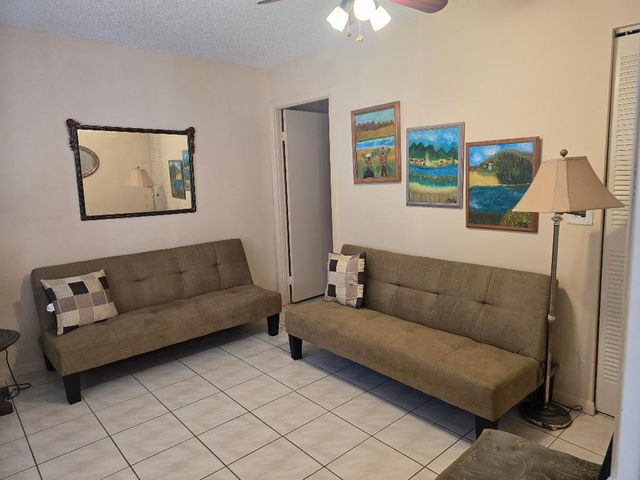 118 Lake Olive Drive, West Palm Beach, FL 33411