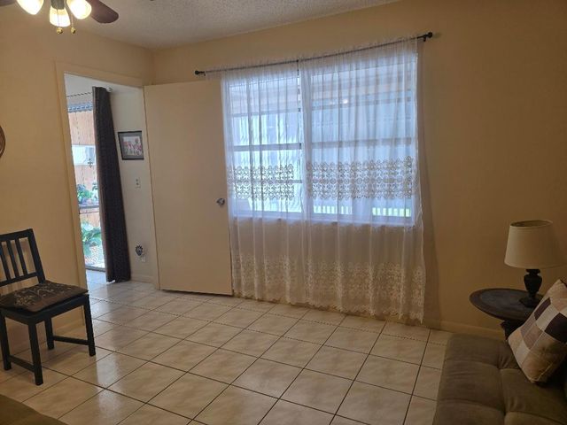 118 Lake Olive Drive, West Palm Beach, FL 33411