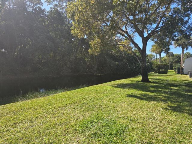 118 Lake Olive Drive, West Palm Beach, FL 33411