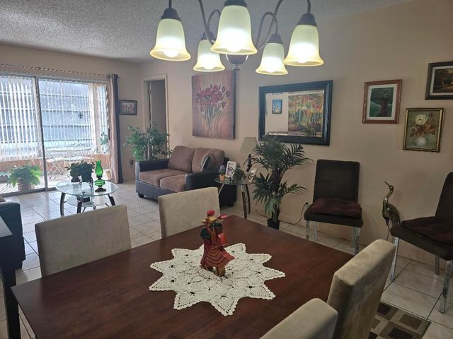 118 Lake Olive Drive, West Palm Beach, FL 33411