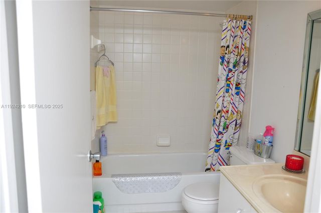 13000 SW 15th Ct 411U, Pembroke Pines, FL 33027