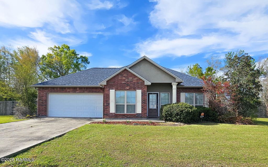 1019 Bridgetowne Lane, Breaux Bridge, LA 70517