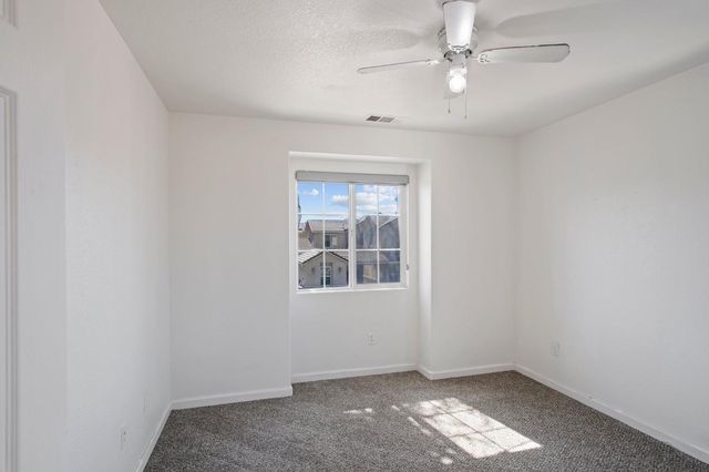 456 Meadow Creek Dr, Patterson, CA 95363