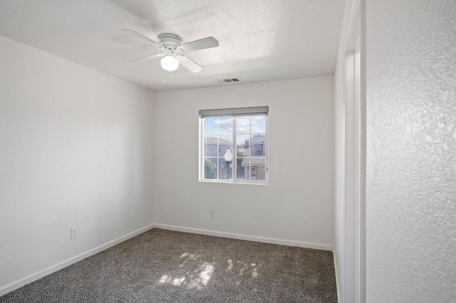 456 Meadow Creek Dr, Patterson, CA 95363