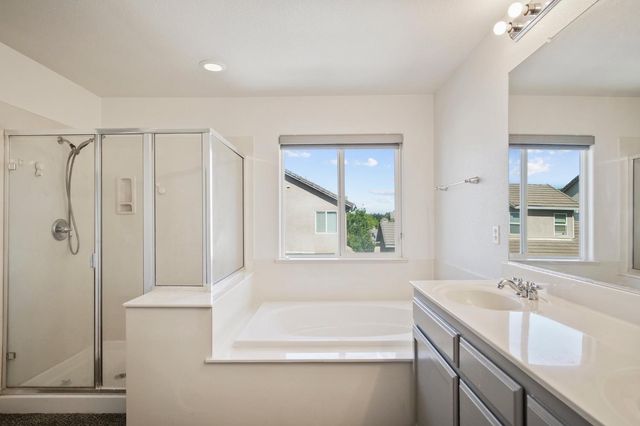 456 Meadow Creek Dr, Patterson, CA 95363