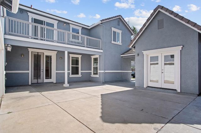 456 Meadow Creek Dr, Patterson, CA 95363