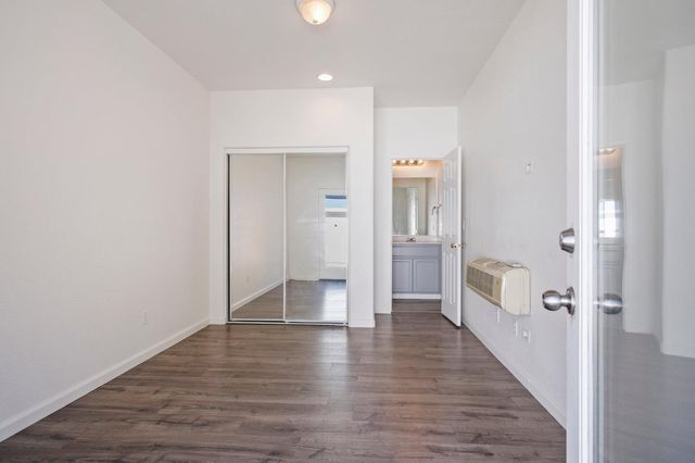 456 Meadow Creek Dr, Patterson, CA 95363