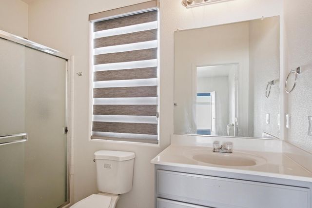 456 Meadow Creek Dr, Patterson, CA 95363