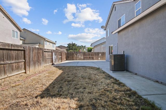 456 Meadow Creek Dr, Patterson, CA 95363