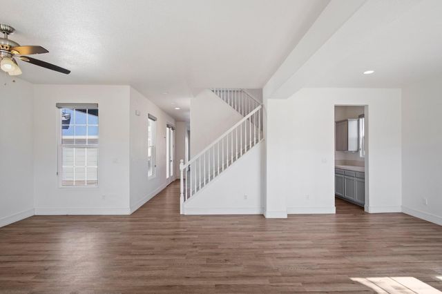 456 Meadow Creek Dr, Patterson, CA 95363