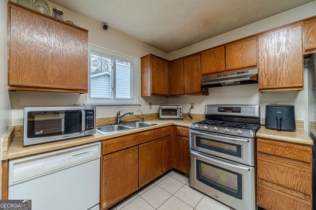 2644 Laurel View Drive, Snellville, GA 30039