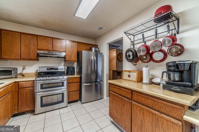 2644 Laurel View Drive, Snellville, GA 30039