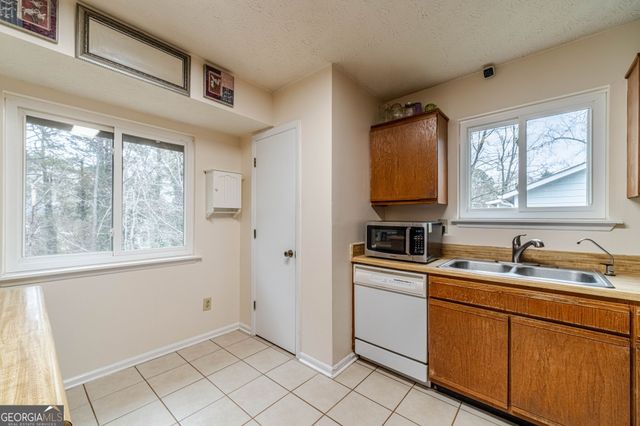 2644 Laurel View Drive, Snellville, GA 30039