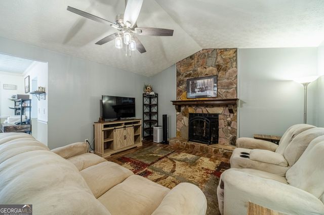 2644 Laurel View Drive, Snellville, GA 30039