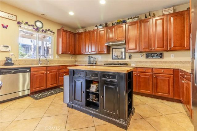 2168 Stonewood, Mentone, CA 92359