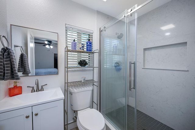 3721 Whitney Ave, Sacramento, CA 95821