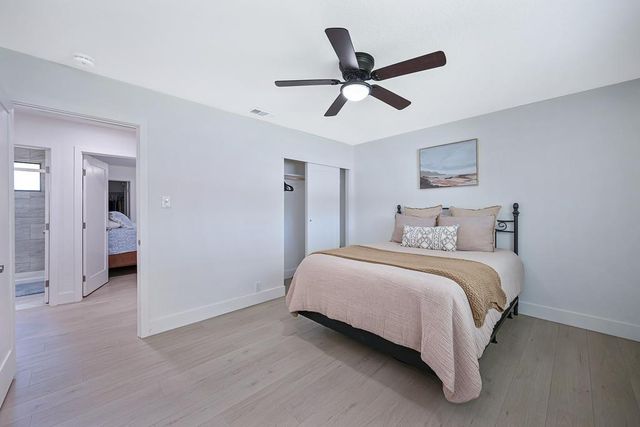 3721 Whitney Ave, Sacramento, CA 95821