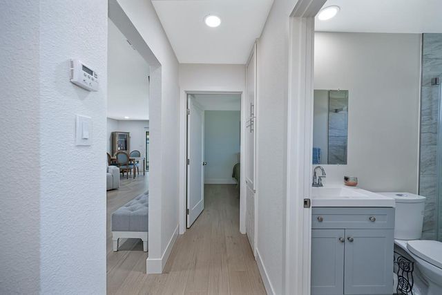 3721 Whitney Ave, Sacramento, CA 95821