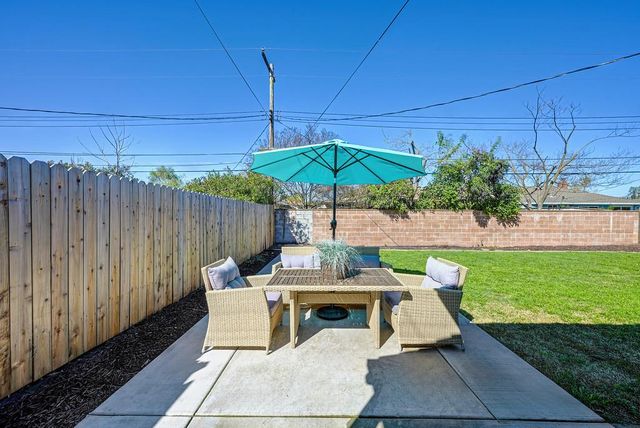 3721 Whitney Ave, Sacramento, CA 95821