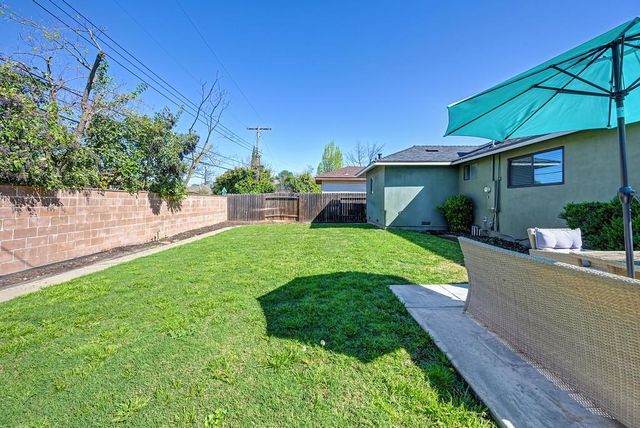 3721 Whitney Ave, Sacramento, CA 95821