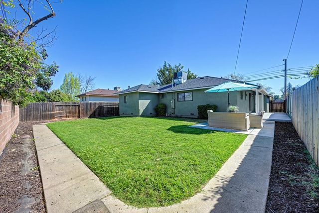 3721 Whitney Ave, Sacramento, CA 95821