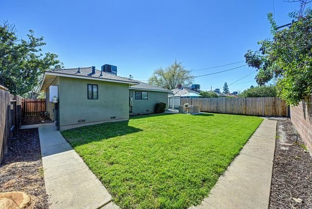 3721 Whitney Ave, Sacramento, CA 95821
