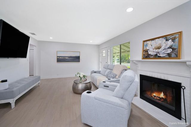 3721 Whitney Ave, Sacramento, CA 95821