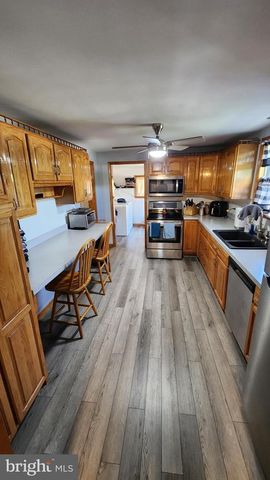 625 3RD AVE, Wilburton, PA 17888