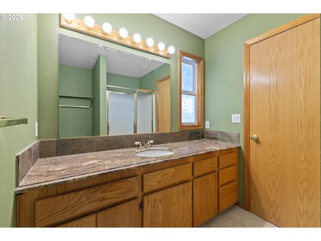 345 Ne MILNE Ct, Hillsboro, OR 97124