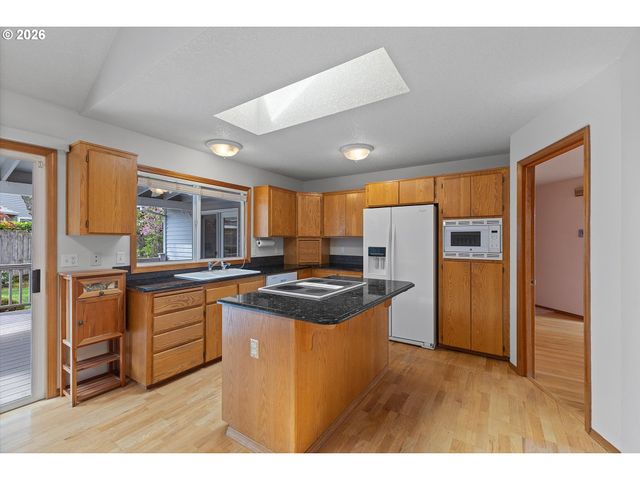 345 Ne MILNE Ct, Hillsboro, OR 97124