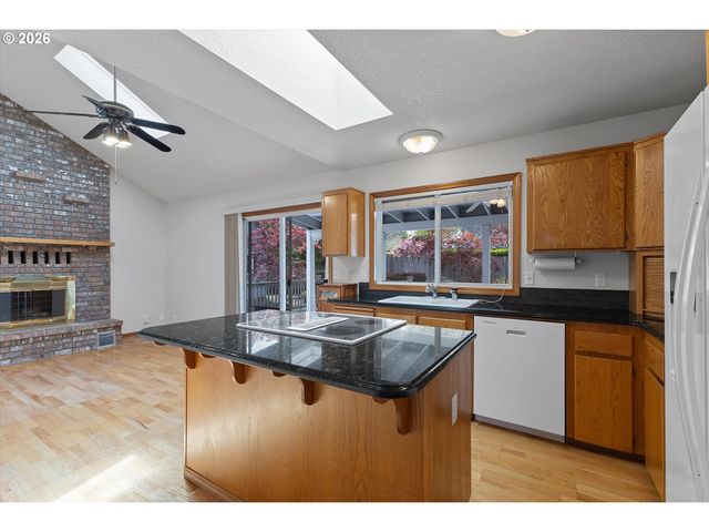 345 Ne MILNE Ct, Hillsboro, OR 97124