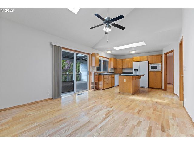 345 Ne MILNE Ct, Hillsboro, OR 97124