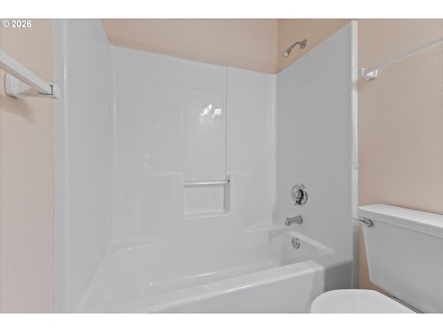 345 Ne MILNE Ct, Hillsboro, OR 97124