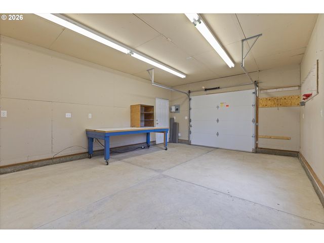 345 Ne MILNE Ct, Hillsboro, OR 97124