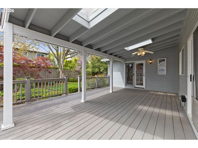 345 Ne MILNE Ct, Hillsboro, OR 97124