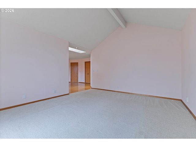 345 Ne MILNE Ct, Hillsboro, OR 97124