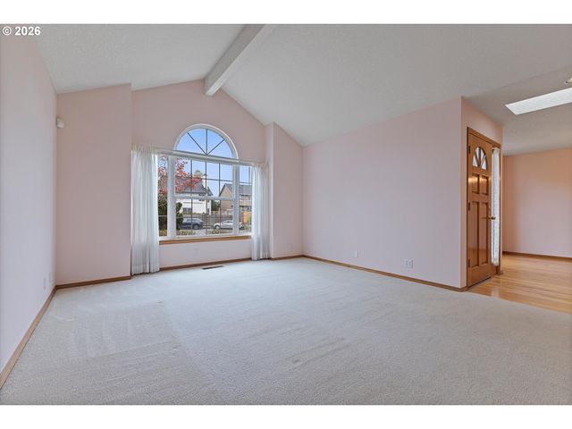 345 Ne MILNE Ct, Hillsboro, OR 97124