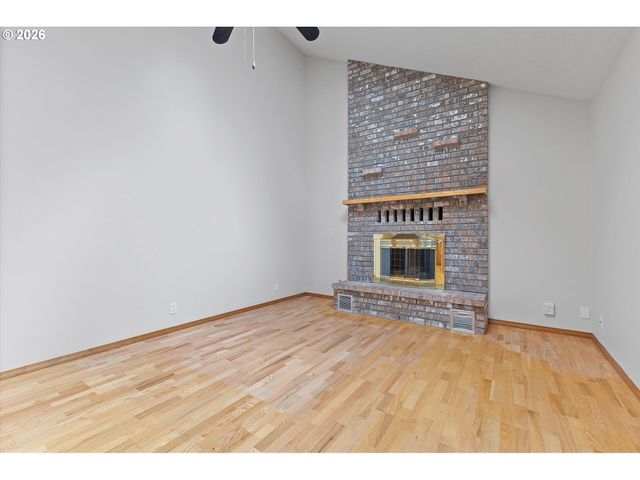 345 Ne MILNE Ct, Hillsboro, OR 97124