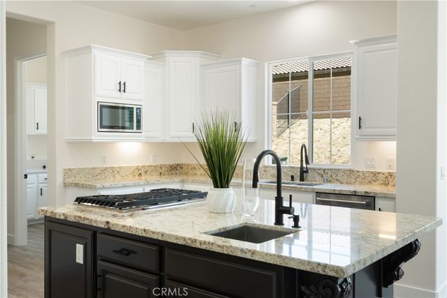 3086 Crystal Ridge Lane, Colton, CA 92324