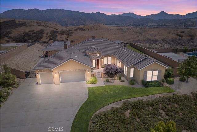 3086 Crystal Ridge Lane, Colton, CA 92324