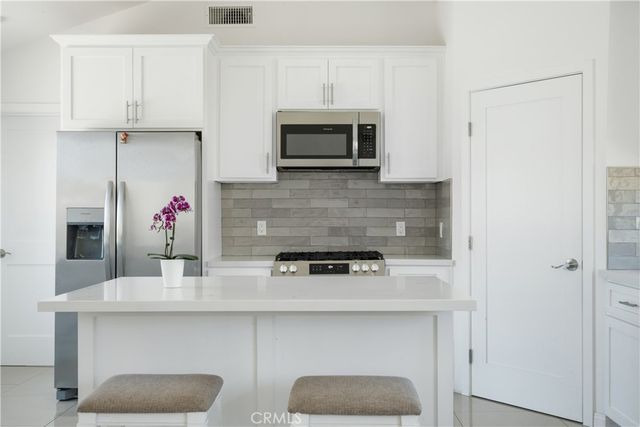3086 Crystal Ridge Lane, Colton, CA 92324