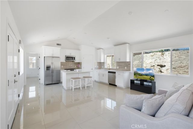 3086 Crystal Ridge Lane, Colton, CA 92324