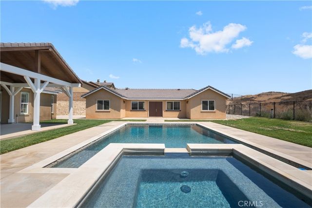 3086 Crystal Ridge Lane, Colton, CA 92324