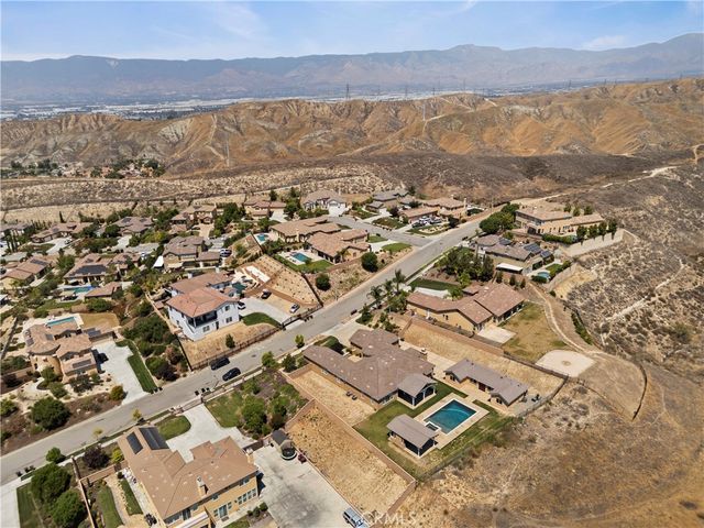 3086 Crystal Ridge Lane, Colton, CA 92324