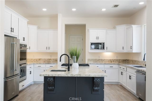3086 Crystal Ridge Lane, Colton, CA 92324